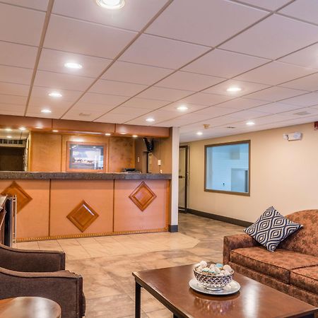 Best Western Inn & Suites Онтэрио Экстерьер фото
