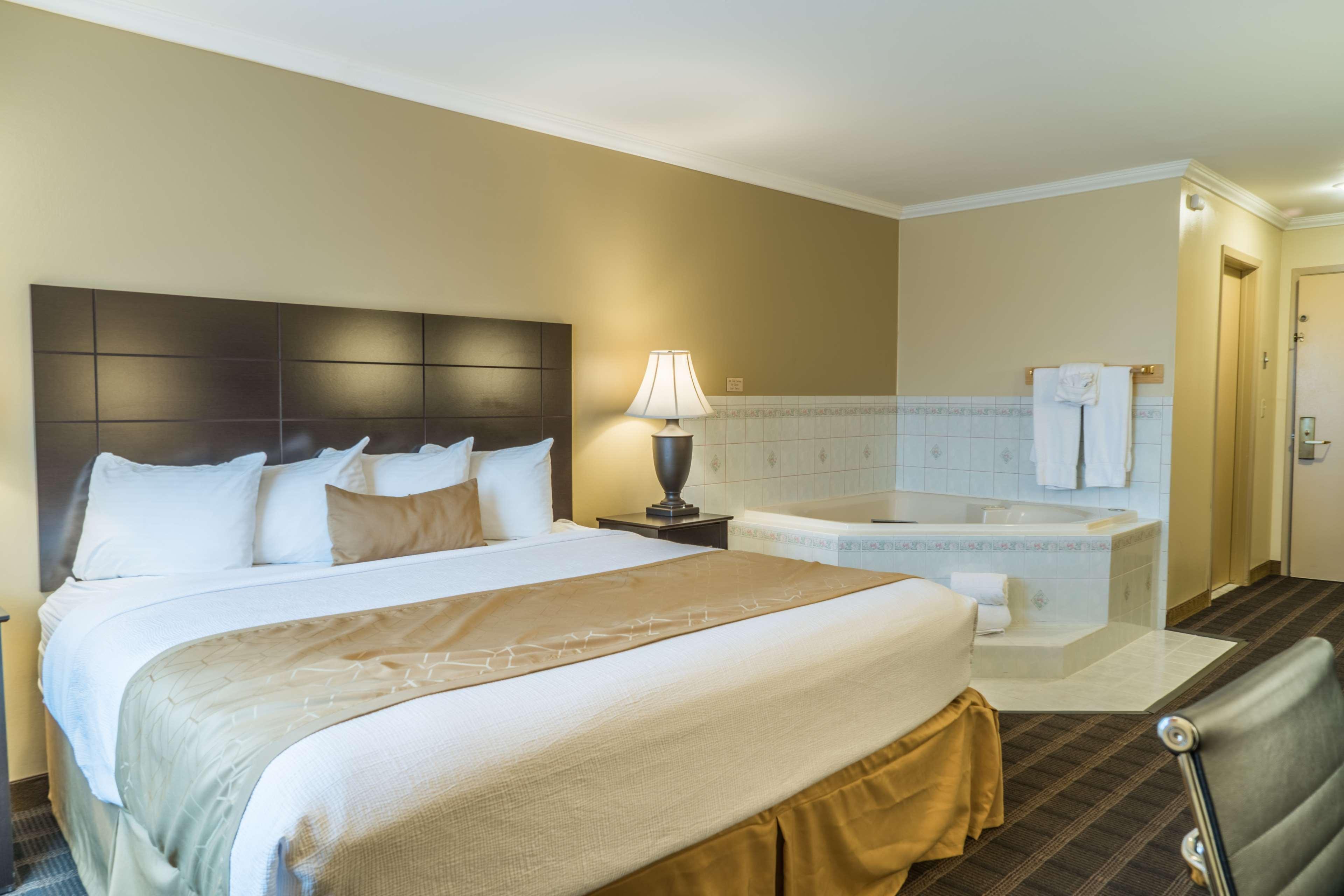 Best Western Inn & Suites Онтэрио Экстерьер фото