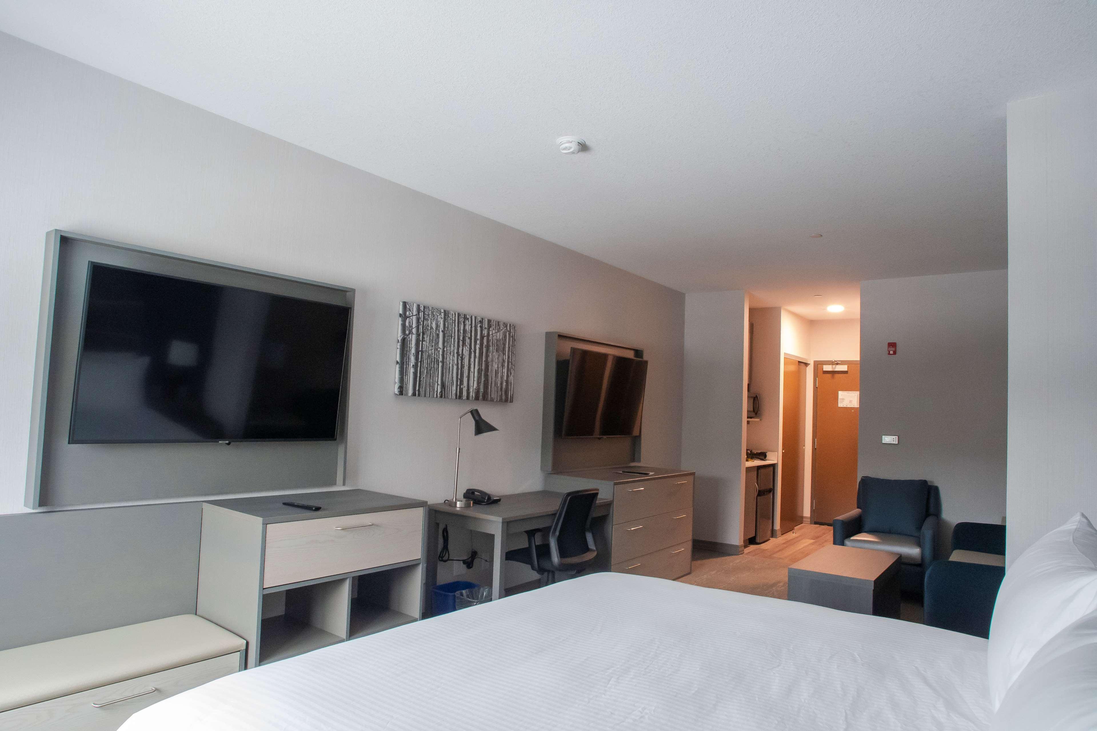 Best Western Inn & Suites Онтэрио Экстерьер фото
